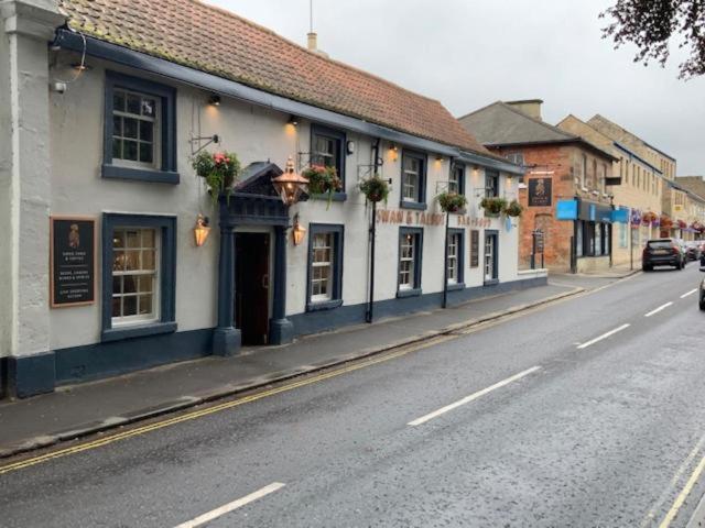 Swan & Talbot Inn 韦瑟比 外观 照片