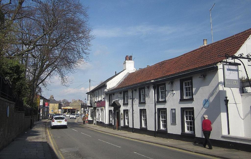 Swan & Talbot Inn 韦瑟比 外观 照片