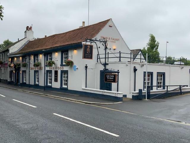 Swan & Talbot Inn 韦瑟比 外观 照片