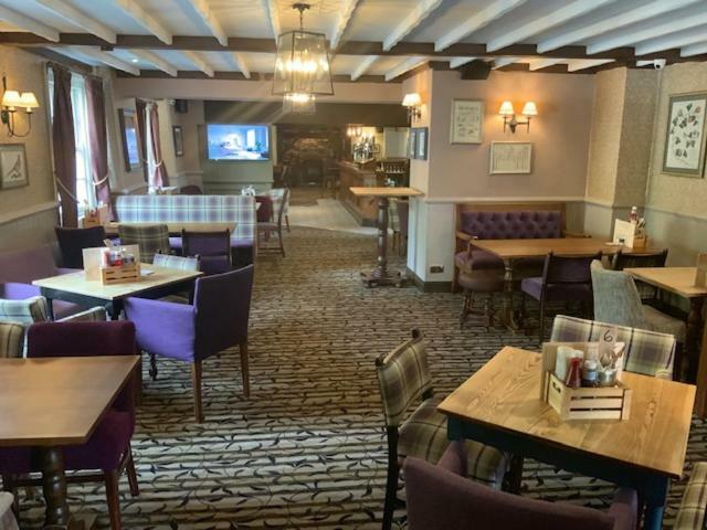 Swan & Talbot Inn 韦瑟比 外观 照片