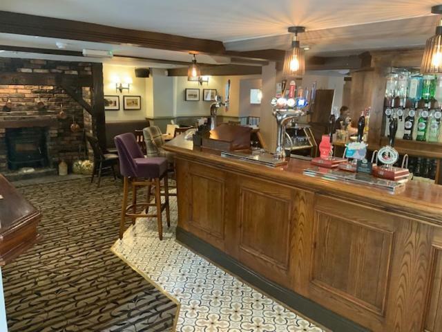 Swan & Talbot Inn 韦瑟比 外观 照片