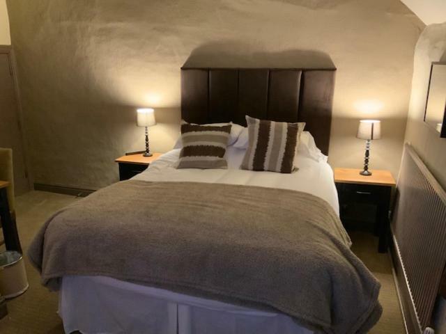 Swan & Talbot Inn 韦瑟比 外观 照片